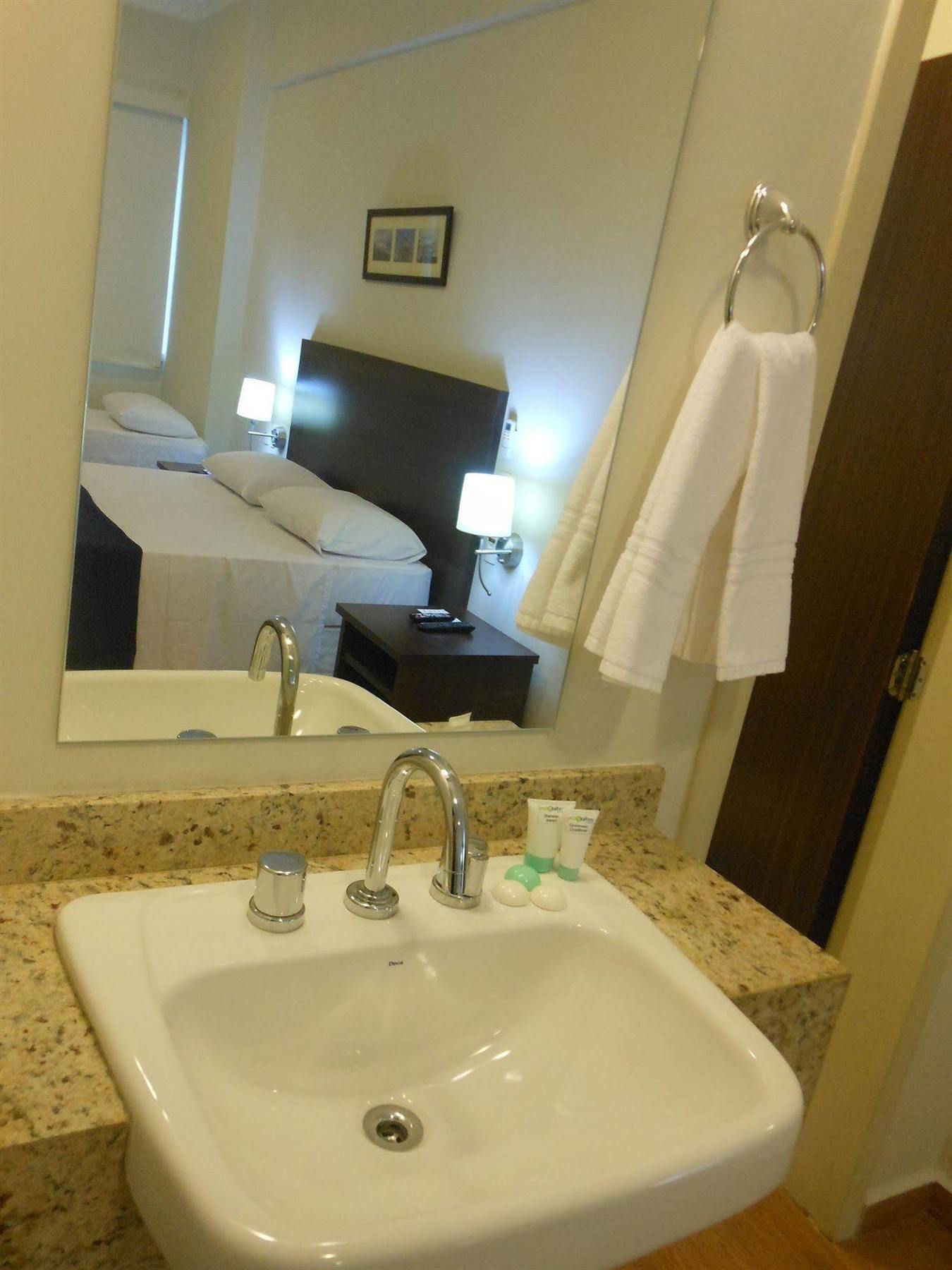 Oyo Ecosuites Hotel Manaus Exteriör bild