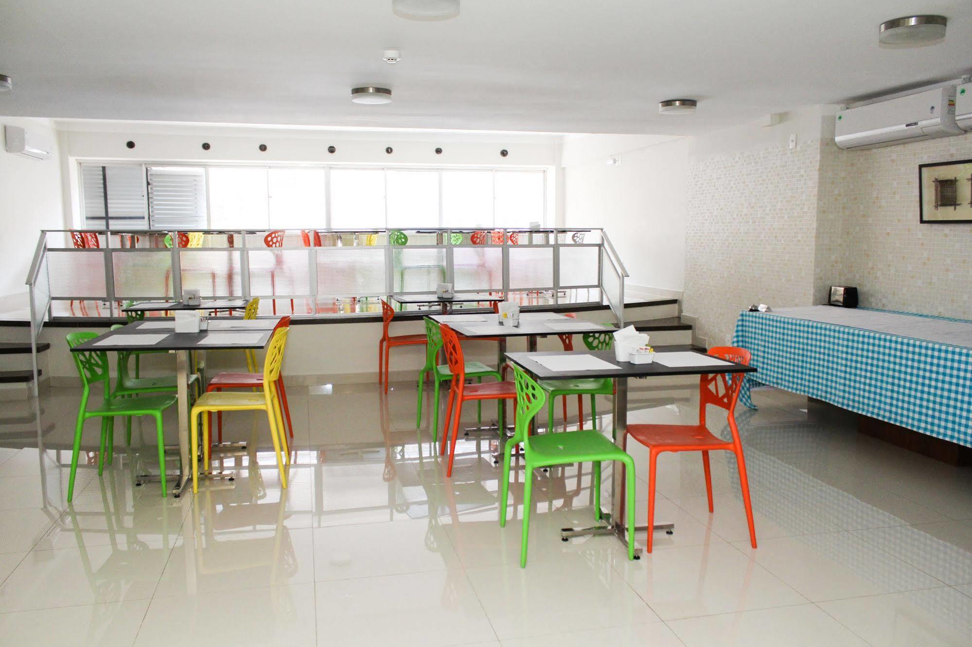 Oyo Ecosuites Hotel Manaus Exteriör bild